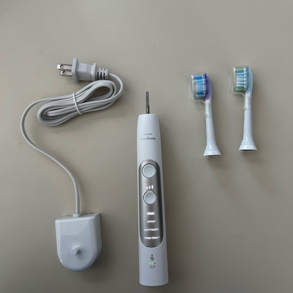 New without box, Philips Sonicare Toothbrush with charger